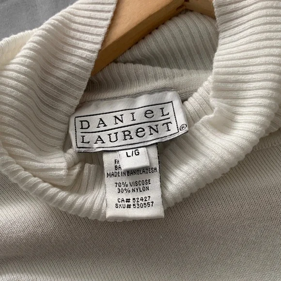 Women's White Sweater - Picture 4 of 4